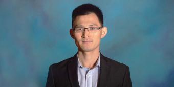 Photo of Guang Li, Ph.D. - cenIOS Cell Biology